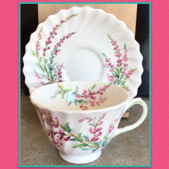 Royal Doulton Cups & Saucers - Picture 2 of 4